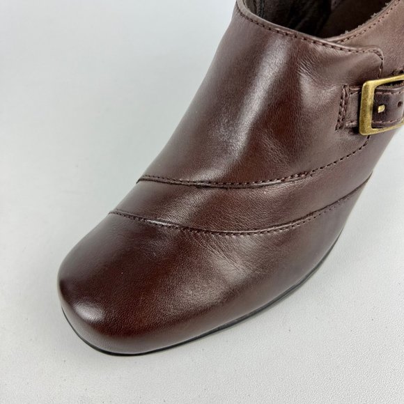 Clarks Womens Scheme Oyster Brown Leather Heeled Bootie Shootie Loafers size 7.5 - Picture 9 of 16